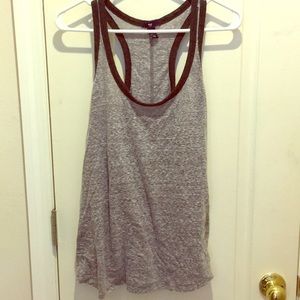 Gap athletic top